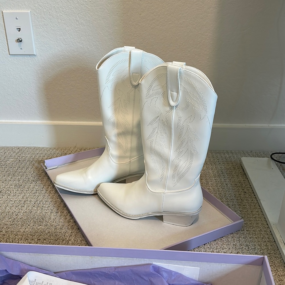 White cowboy boots size 7